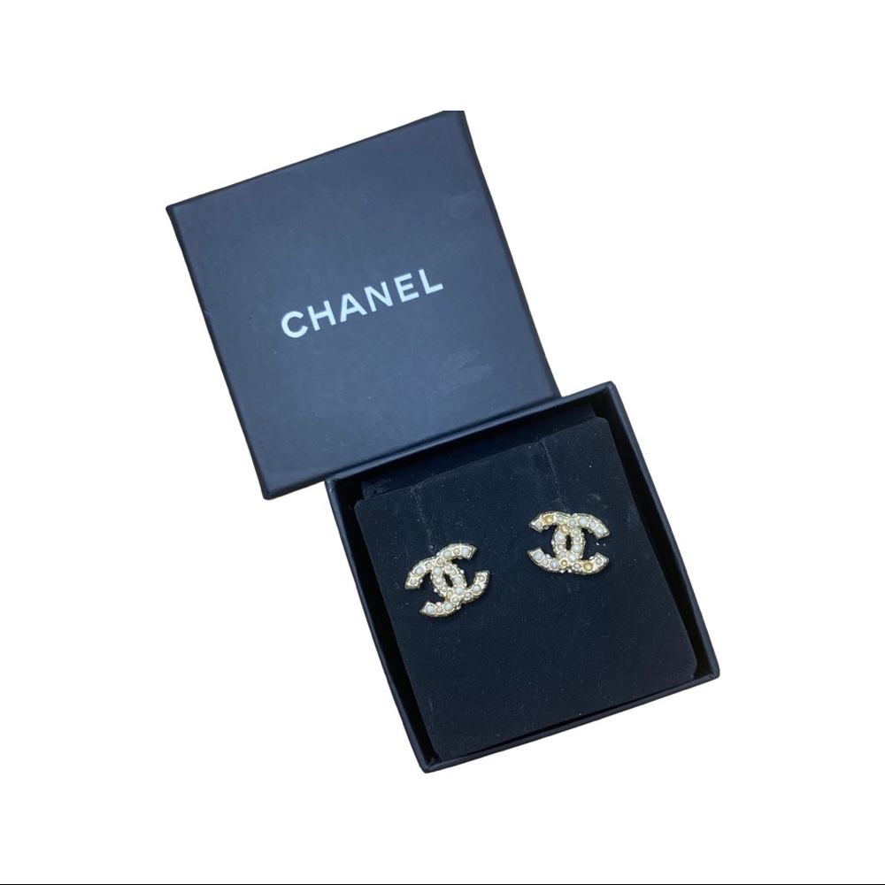 CHANEL CC Stud Earrings in Pale Gold Metal Rhinestones and Pearls